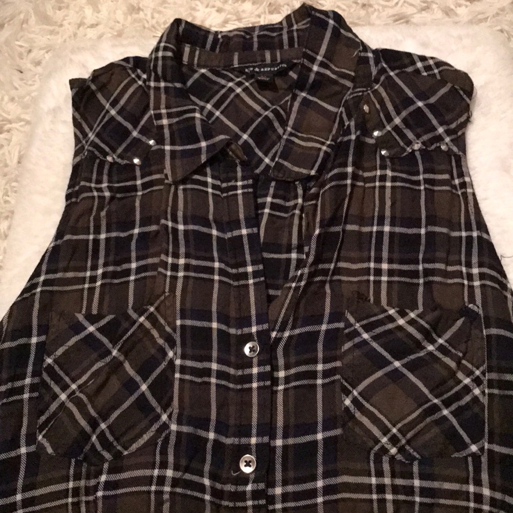 Sleeveless vest